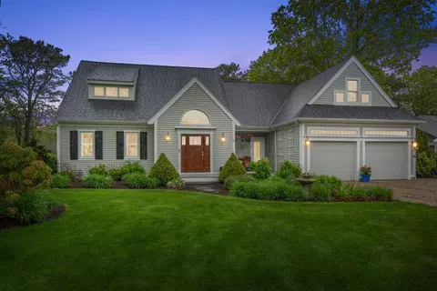 35 Bayshore Dr, Mashpee, MA 02649