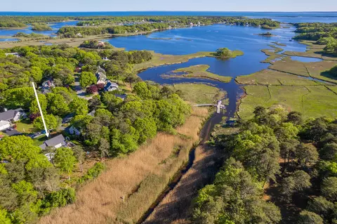 35 Bayshore Dr, Mashpee, MA 02649 photo 3