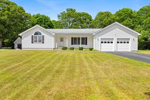 8 Sherry Ln, Monument Beach, MA 02553