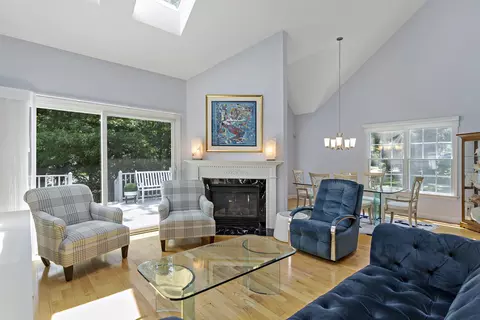 Living - 5 Mayfair Ct UNIT 5, Mashpee, MA 02649 photo 1 of 4