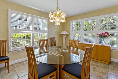 Dining - 5 Mayfair Ct UNIT 5, Mashpee, MA 02649 photo 1 of 4