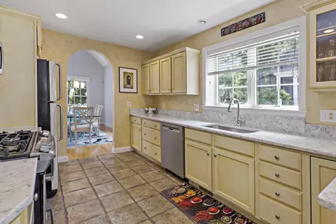 Kitchen - 5 Mayfair Ct UNIT 5, Mashpee, MA 02649 photo 1 of 3