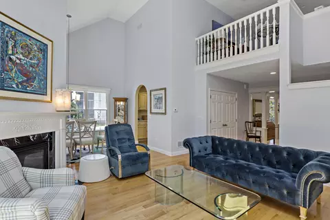 Living - 5 Mayfair Ct UNIT 5, Mashpee, MA 02649 photo 3 of 4