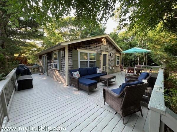 60 Carol Ln # R, Oak Bluffs, MA 02557