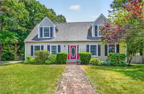 88 Waterfield Rd, Osterville, MA 02655
