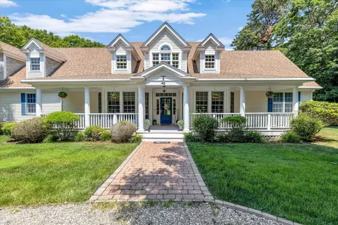 42 Iris Ln, Yarmouth Port, MA 02675