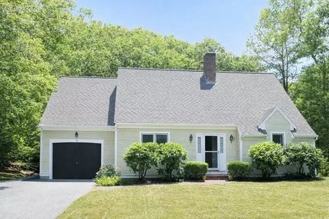96 Saddler Ln, West Barnstable, MA 02668