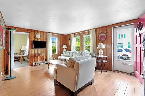 Living - 17 Swift Ave, Wareham, MA 02571 photo 3 of 4