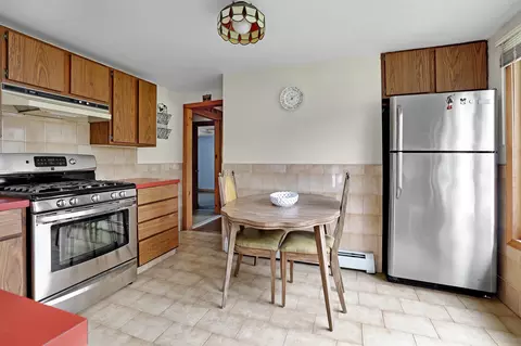 Kitchen - 17 Swift Ave, Wareham, MA 02571 photo 5 of 6