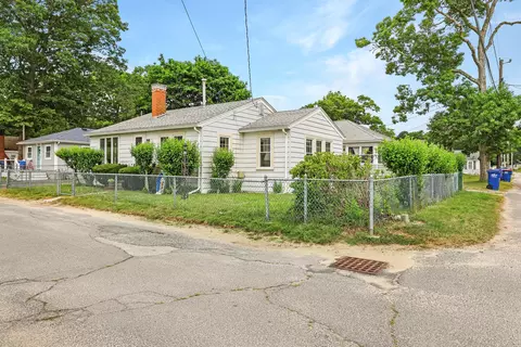Exterior - 17 Swift Ave, Wareham, MA 02571 photo 2 of 4