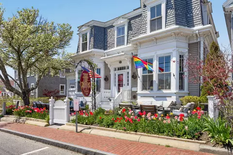 164 Commercial St, Provincetown, MA 02657