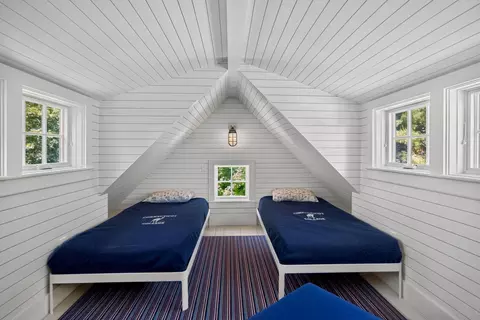 Bedroom - 141 Point Hill Rd, West Barnstable, MA 02668 photo 10 of 11