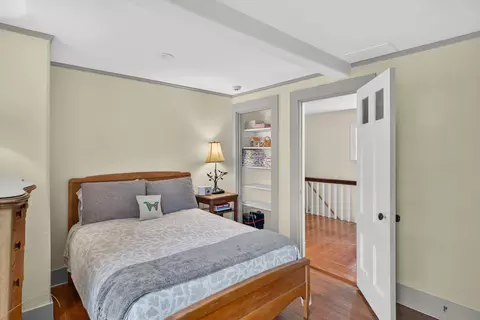 Bedroom - 2849 Main St, Barnstable, MA 02630 photo 3 of 6