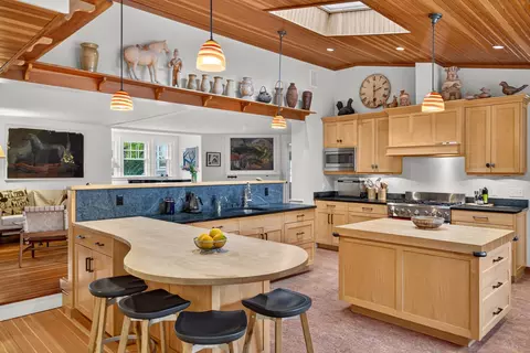 Kitchen - 2849 Main St, Barnstable, MA 02630 photo 4 of 7