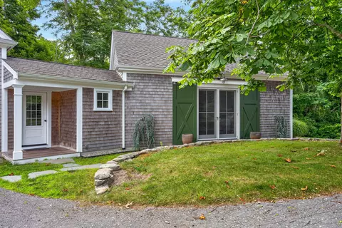 Exterior - 2849 Main St, Barnstable, MA 02630 photo 6 of 7