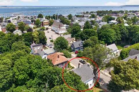 15 Vernon St, Plymouth, MA 02360
