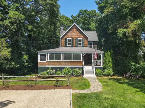 7 Brenton Rd, North Falmouth, MA 02556