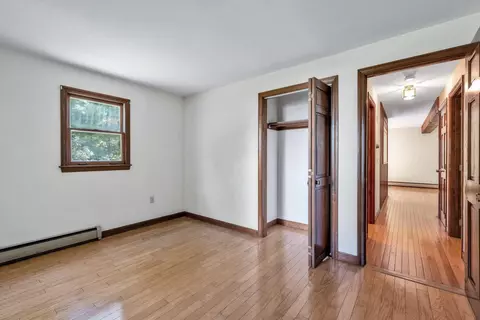 Bedroom - 729 Old Barnstable Rd, Teaticket, MA 02536 photo 4 of 6