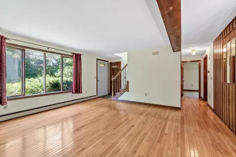 Living - 729 Old Barnstable Rd, Teaticket, MA 02536 photo 3 of 5