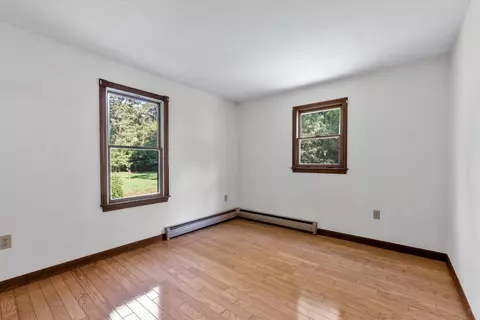 Bedroom - 729 Old Barnstable Rd, Teaticket, MA 02536 photo 3 of 6