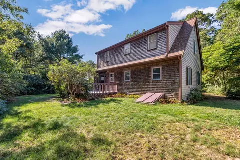 Exterior - 729 Old Barnstable Rd, Teaticket, MA 02536 photo 6 of 7