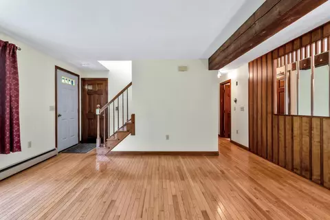 Living - 729 Old Barnstable Rd, Teaticket, MA 02536 photo 4 of 5