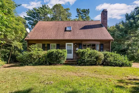 Exterior - 729 Old Barnstable Rd, Teaticket, MA 02536 photo 2 of 7