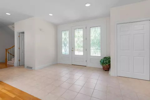 Entry Way - 14 Glenneagle Dr, Mashpee, MA 02649 photo 1 of 8