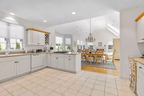 Kitchen - 14 Glenneagle Dr, Mashpee, MA 02649 photo 3 of 4