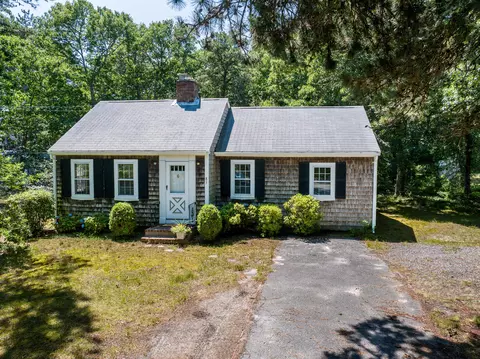 85 South St, South Yarmouth, MA 02664