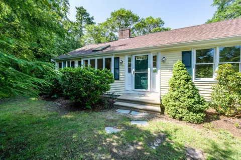 100 Farmersville Rd, Sandwich, MA 02563