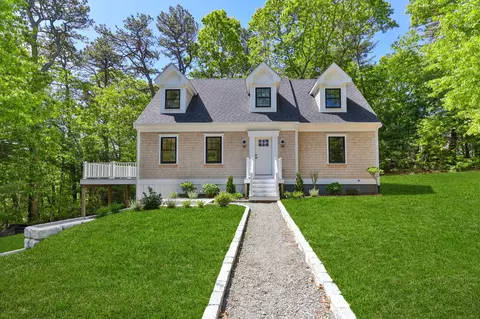 41 Little John Rd, Teaticket, MA 02536
