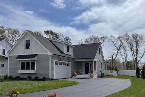 21 Josiah Path, Falmouth, MA 02540