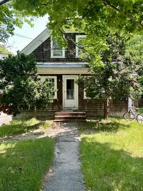 355 Palmer Ave, Falmouth, MA 02540