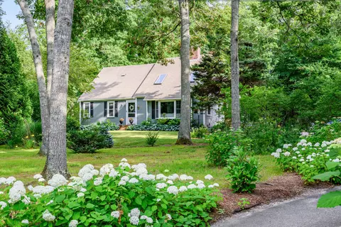 123 Asa Meigs Rd, Marstons Mills, MA 02648