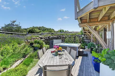 Exterior - 21 Eliot Ave, Chilmark, MA 02535 photo 9 of 10