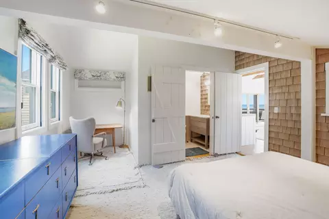 Bedroom - 21 Eliot Ave, Chilmark, MA 02535 photo 3 of 6