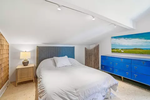 Bedroom - 21 Eliot Ave, Chilmark, MA 02535 photo 2 of 6