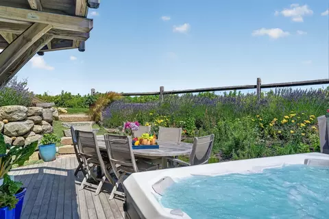Exterior - 21 Eliot Ave, Chilmark, MA 02535 photo 10 of 10