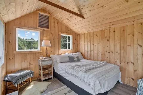 Bedroom - 21 Eliot Ave, Chilmark, MA 02535 photo 4 of 6
