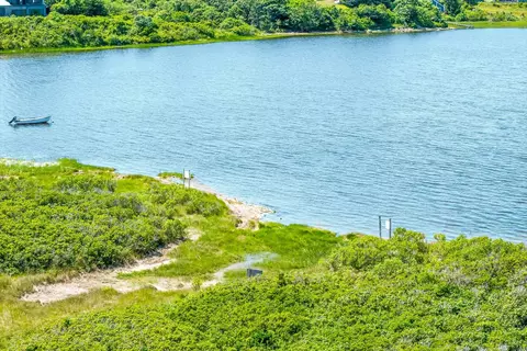 View/Area - 21 Eliot Ave, Chilmark, MA 02535 photo 6 of 7
