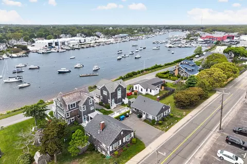 424 Grand Ave, Falmouth, MA 02540