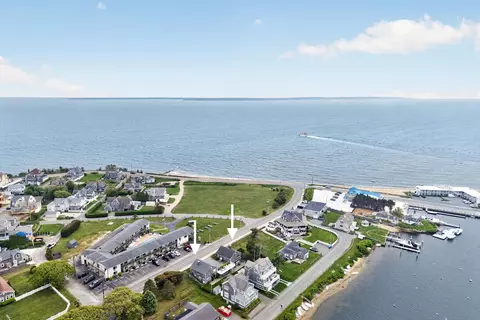 426 Grand Ave, Falmouth, MA 02540