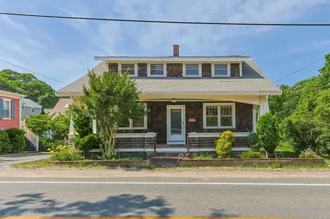 196 Bradford St, Provincetown, MA 02657