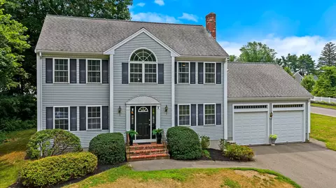 2 Ture Ln, Holbrook, MA 02343