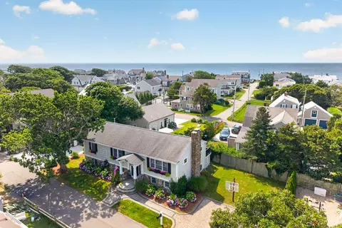 33 Harbor View Rd, Harwich Port, MA 02646