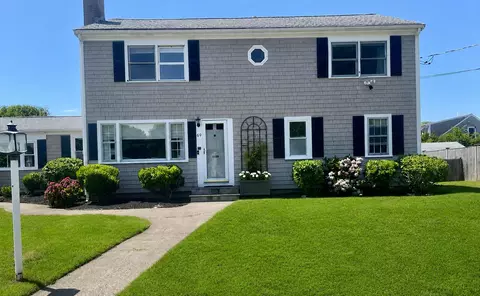69 Crowes Purchase Rd, West Yarmouth, MA 02673