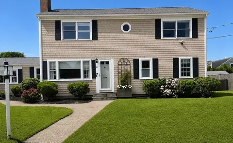 69 Crowes Purchase Rd, West Yarmouth, MA 02673