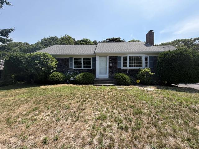 96 Pawkannawkut Dr, South Yarmouth, MA 02664