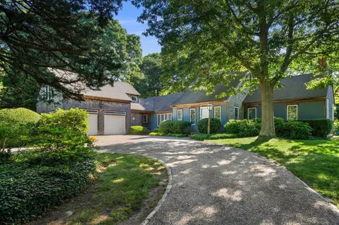 15 Hayward Ln, Orleans, MA 02653